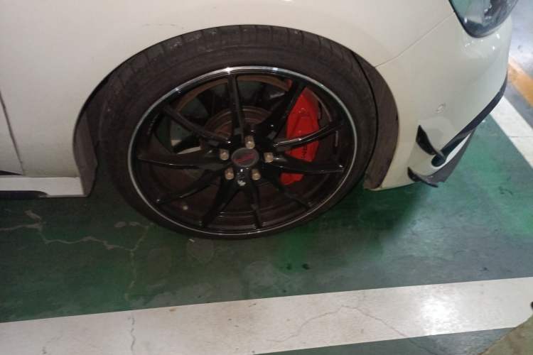 Used Mercedes-Benz A AMG 2016 AMG A 45 4MATIC Right Front Wheel Hub