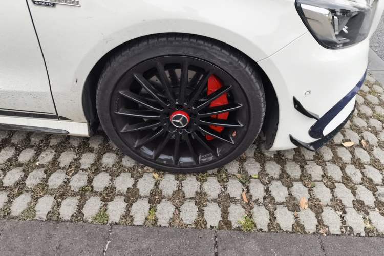 Used Mercedes-Benz A AMG 2016 AMG A 45 4MATIC Right Front Wheel Hub