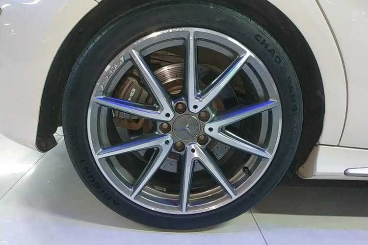 Used Mercedes-Benz A AMG 2016 AMG A 45 4MATIC Right Rear Wheel Hub