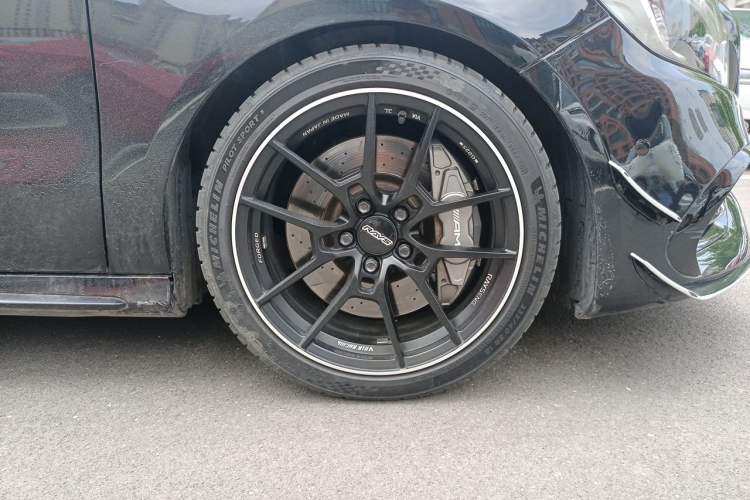 Used Mercedes-Benz A AMG 2017 Facelifted AMG A 45 4MATIC Right Front Wheel Hub