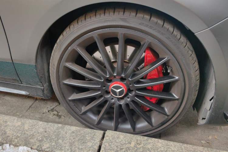 Used Mercedes-Benz A AMG 2017 AMG A 45 4MATIC Right Front Wheel Hub