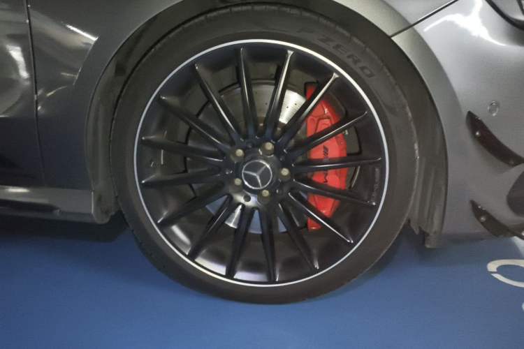 Used Mercedes-Benz A AMG 2017 AMG A 45 4MATIC Right Front Wheel Hub