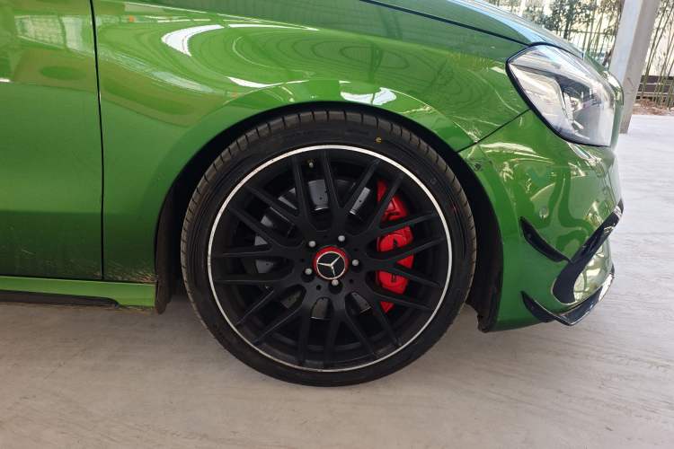 Used Mercedes-Benz A AMG 2017 Facelifted AMG A 45 4MATIC Right Front Wheel Hub