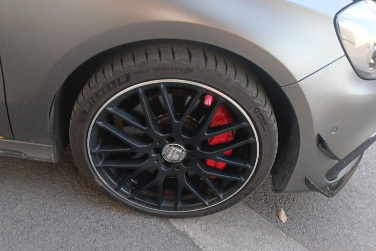 Used Mercedes-Benz A AMG 2017 Facelifted AMG A 45 4MATIC Right Front Wheel Hub