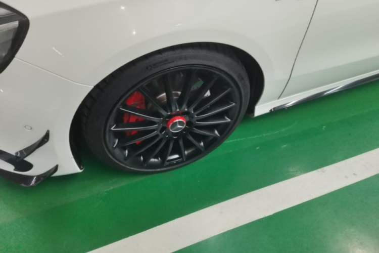 Used Mercedes-Benz A AMG 2017 AMG A 45 4MATIC Left Front Wheel Hub