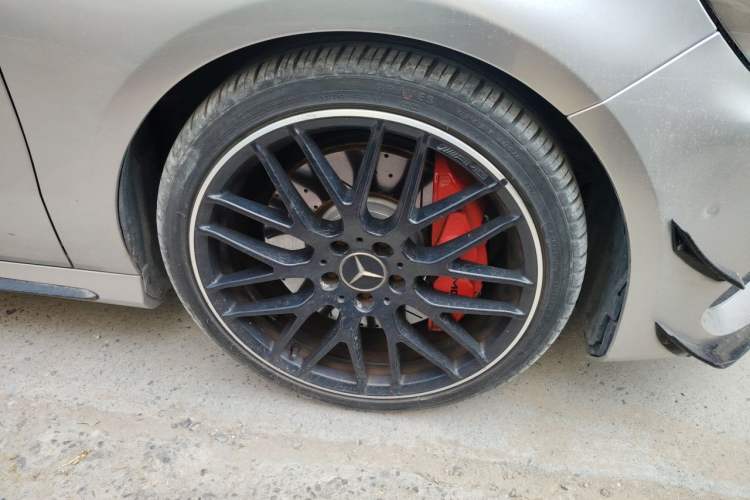 Used Mercedes-Benz A AMG 2017 AMG A 45 4MATIC Right Front Wheel Hub