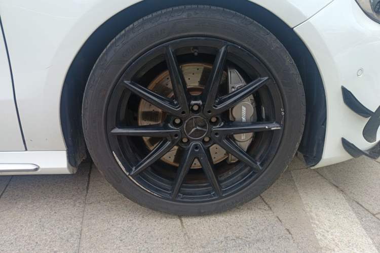 Used Mercedes-Benz A AMG 2017 AMG A 45 4MATIC Right Front Wheel Hub