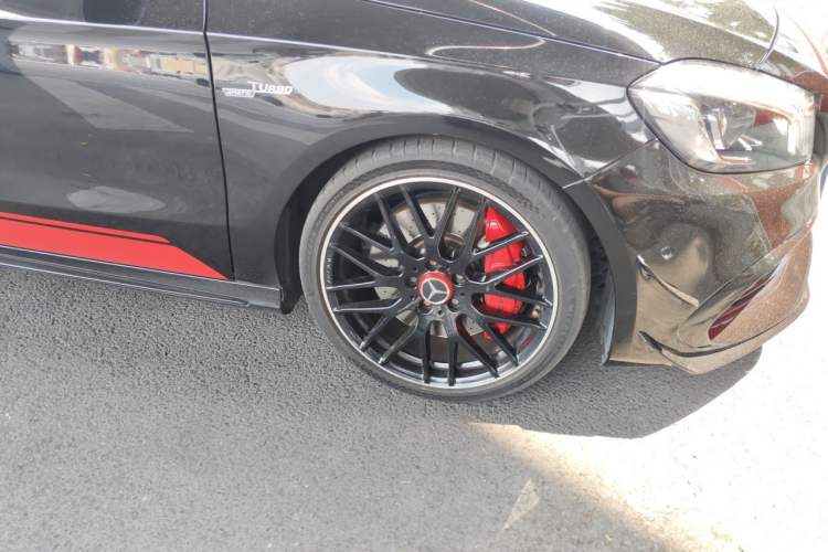 Used Mercedes-Benz A AMG 2018 AMG A 45 4MATIC Exclusive Edition Right Front Wheel Hub