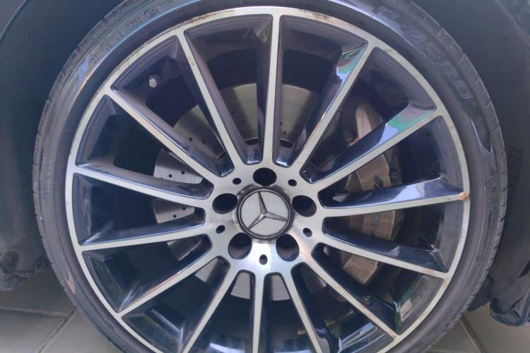 Used Mercedes-Benz A AMG 2019 AMG A 35 L 4MATIC Right Front Wheel Hub