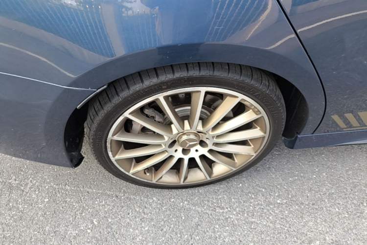 Used Mercedes-Benz A AMG 2019 AMG A 35 L 4MATIC First Edition Special Version Right Rear Wheel Hub