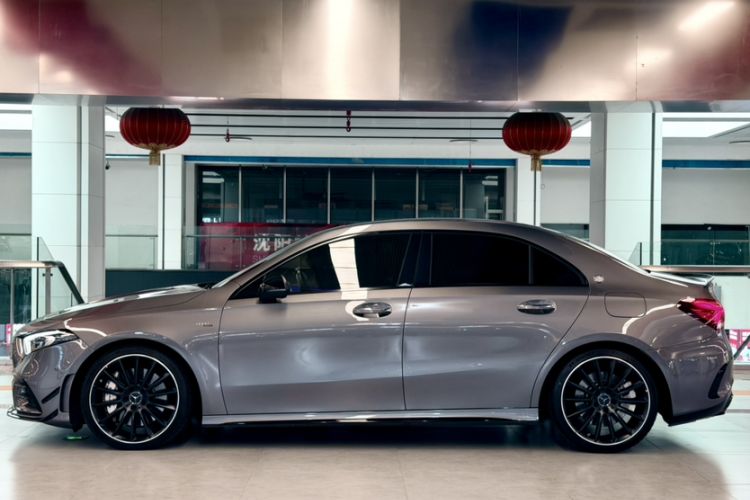 Used Mercedes-Benz A AMG 2019 AMG A 35 L 4MATIC Exterior 1