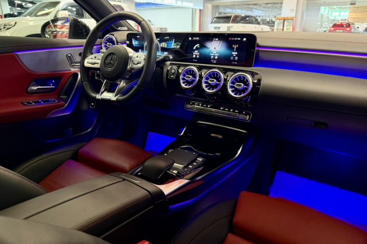 Used Mercedes-Benz A AMG 2019 AMG A 35 L 4MATIC Interior 6