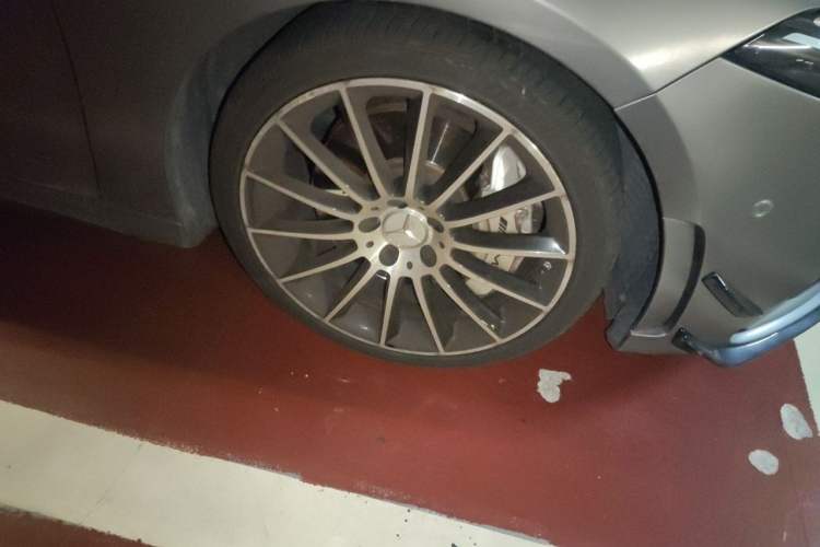 Used Mercedes-Benz A AMG 2019 AMG A 35 L 4MATIC Right Front Wheel Hub