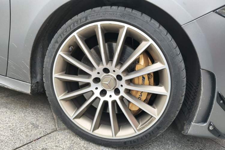 Used Mercedes-Benz A AMG 2019 AMG A 35 L 4MATIC First Edition Special Version Right Front Wheel Hub