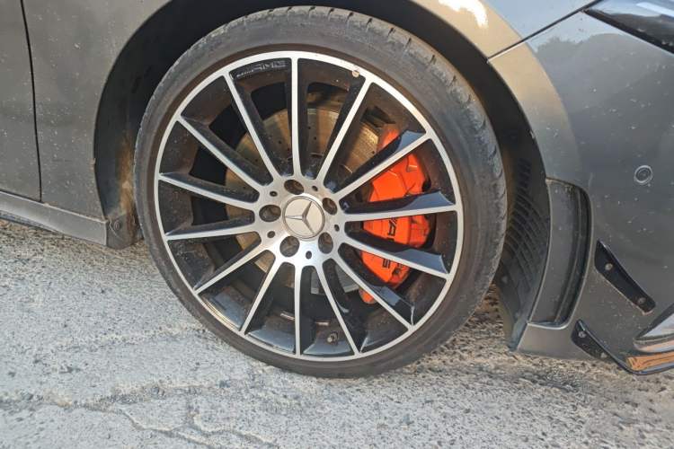 Used Mercedes-Benz A AMG 2019 AMG A 35 L 4MATIC Right Front Wheel Hub
