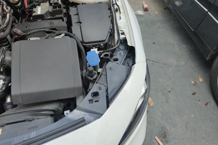 Used Mercedes-Benz A AMG 2019 AMG A 35 L 4MATIC Engine Bay Left