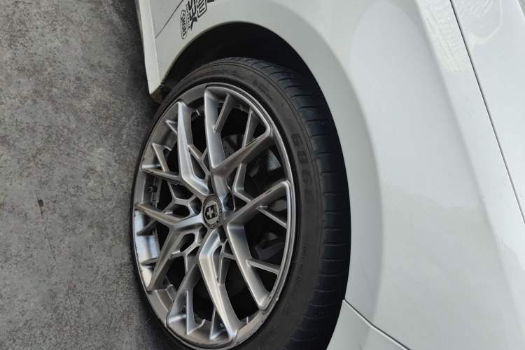 Used Mercedes-Benz A AMG 2019 AMG A 35 L 4MATIC Right Front Wheel Hub