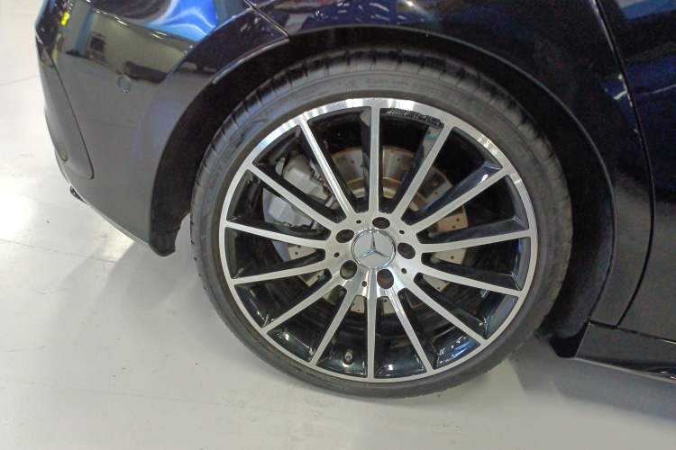 Used Mercedes-Benz A AMG 2020 Facelifted AMG A 35 4MATIC Exterior 5