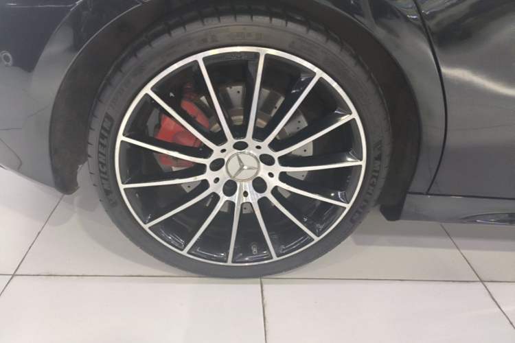 Used Mercedes-Benz A AMG 2020 AMG A 35 4MATIC Right Rear Wheel Hub