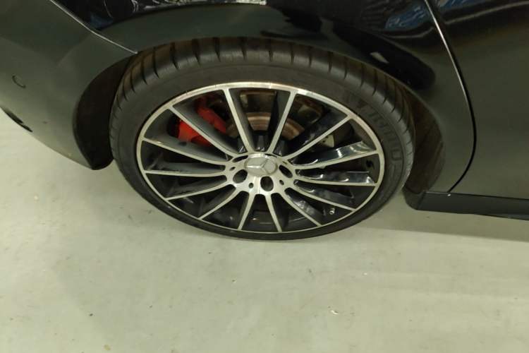 Used Mercedes-Benz A AMG 2020 AMG A 35 4MATIC Right Rear Wheel Hub