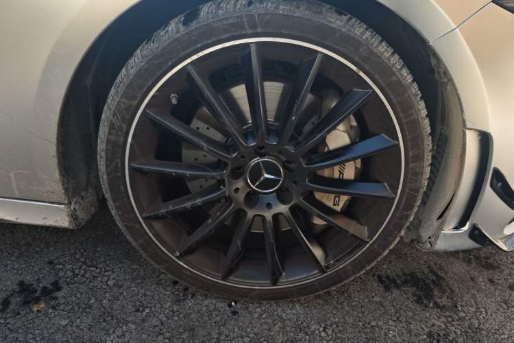Used Mercedes-Benz A AMG 2020 Facelift AMG A 35 4MATIC First Edition Special Version Right Front Wheel Hub