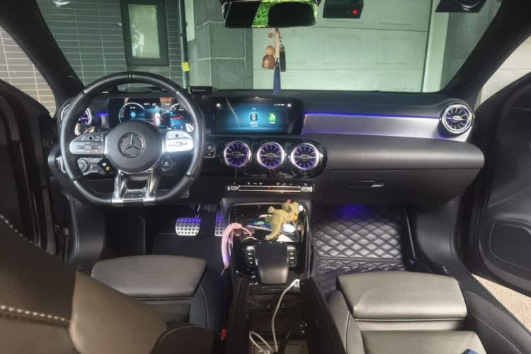 Used Mercedes-Benz A AMG 2020 AMG A 35 4MATIC Center Console