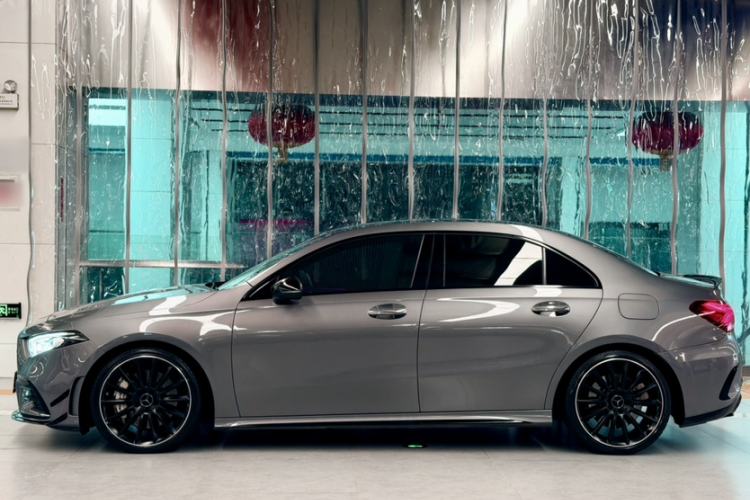 Used Mercedes-Benz A AMG 2020 AMG A 35 L 4MATIC Exterior 3