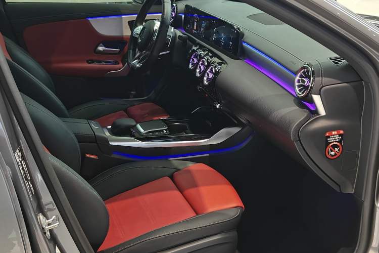 Used Mercedes-Benz A AMG 2020 Facelifted AMG A 35 4MATIC Interior 10