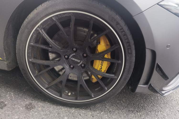 Used Mercedes-Benz A AMG 2020 AMG A 35 L 4MATIC Right Front Wheel Hub