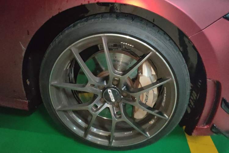 Used Mercedes-Benz A AMG 2020 AMG A 35 L 4MATIC Right Front Wheel Hub