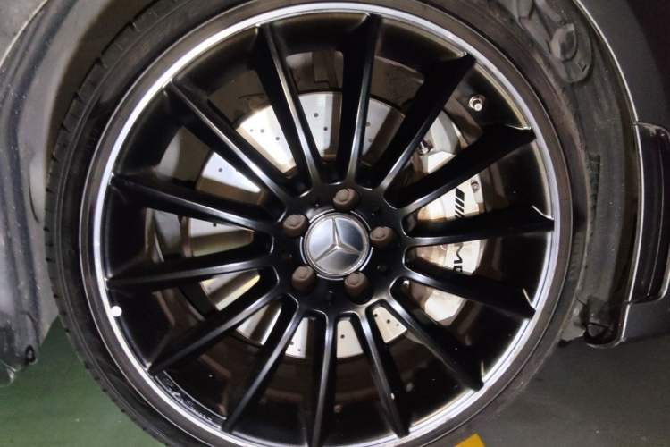 Used Mercedes-Benz A AMG 2020 AMG A 35 L 4MATIC Right Front Wheel Hub