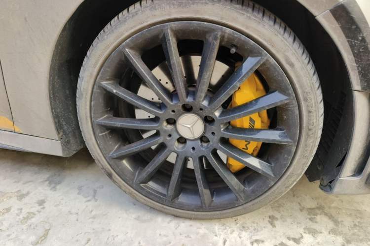 Used Mercedes-Benz A AMG 2020 AMG A 35 L 4MATIC Right Front Wheel Hub