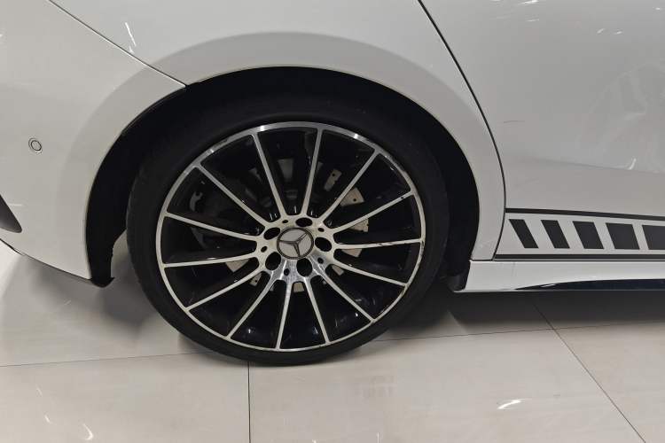 Used Mercedes-Benz A AMG 2020 Facelifted AMG A 35 4MATIC Exterior 5