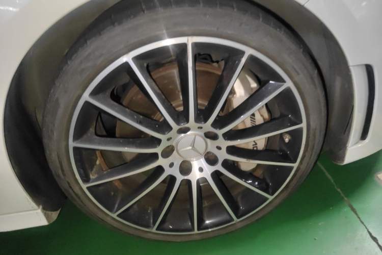 Used Mercedes-Benz A AMG 2020 AMG A 35 4MATIC Right Front Wheel Hub