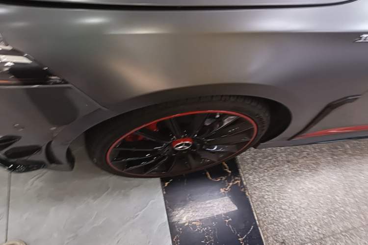 Used Mercedes-Benz A AMG 2021 AMG A 35 L 4MATIC Midnight Special Edition Left Front Wheel Hub