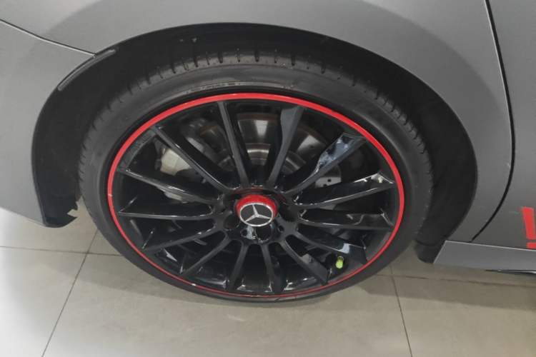 Used Mercedes-Benz A AMG 2021 AMG A 35 L 4MATIC Midnight Special Edition Right Rear Wheel Hub