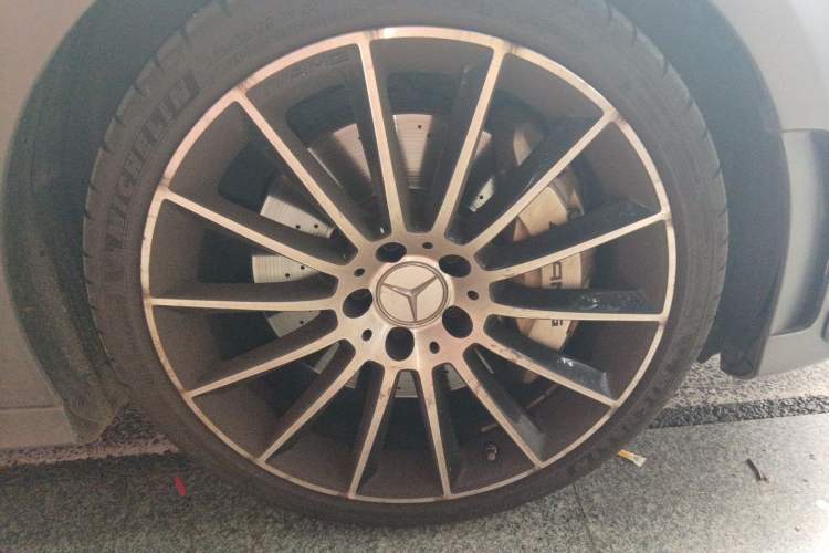 Used Mercedes-Benz A AMG 2022 AMG A 35 L 4MATIC Right Front Wheel Hub