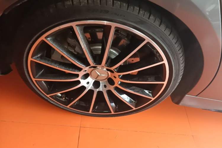 Used Mercedes-Benz A AMG 2022 AMG A 35 L 4MATIC Right Rear Wheel Hub