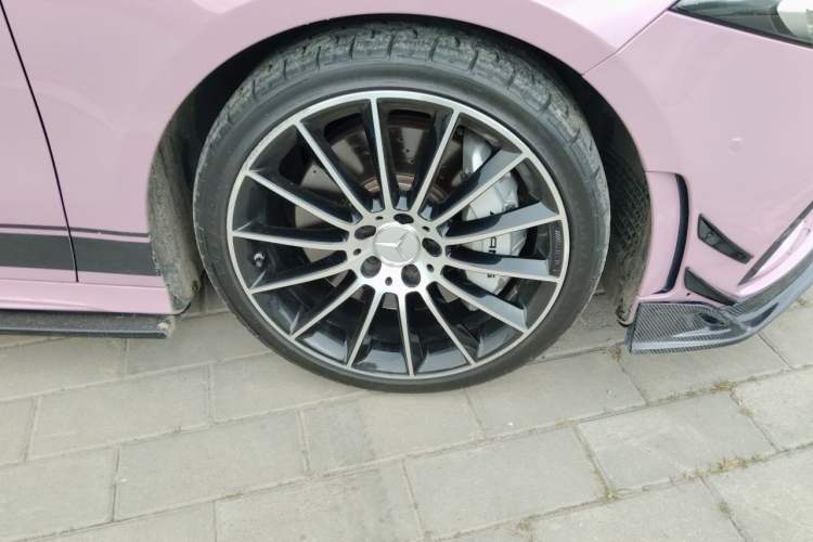 Used Mercedes-Benz A AMG 2022 AMG A 35 L 4MATIC Right Front Wheel Hub