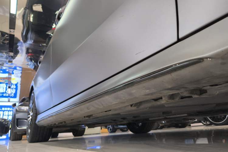 Used Mercedes-Benz A AMG 2022 AMG A 35 4MATIC Right Side Sill