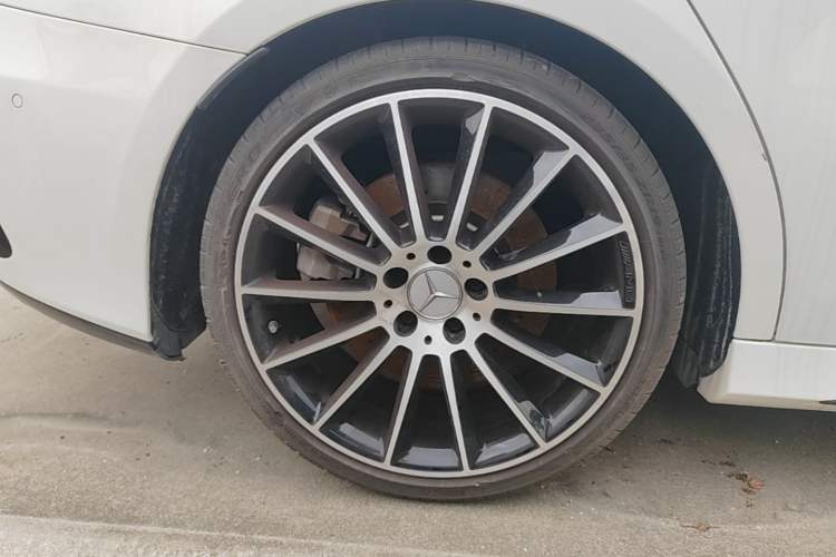 Used Mercedes-Benz A AMG 2022 AMG A 35 L 4MATIC Right Rear Wheel Hub