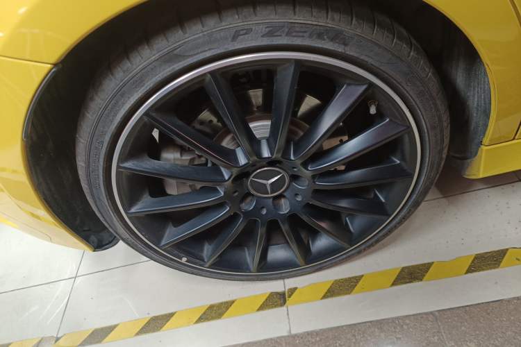 Used Mercedes-Benz A AMG 2022 AMG A 35 4MATIC Right Rear Wheel Hub