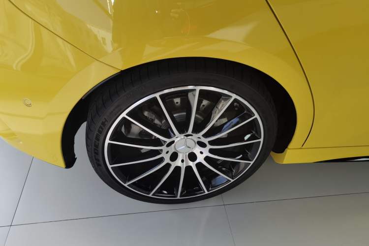 Used Mercedes-Benz A AMG 2022 AMG A 35 4MATIC Right Rear Wheel Hub