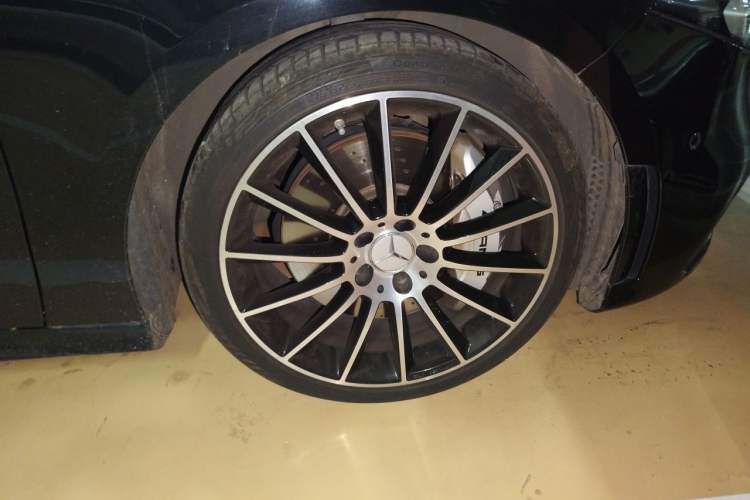 Used Mercedes-Benz A AMG 2023 AMG A 35 4MATIC Right Front Wheel Hub