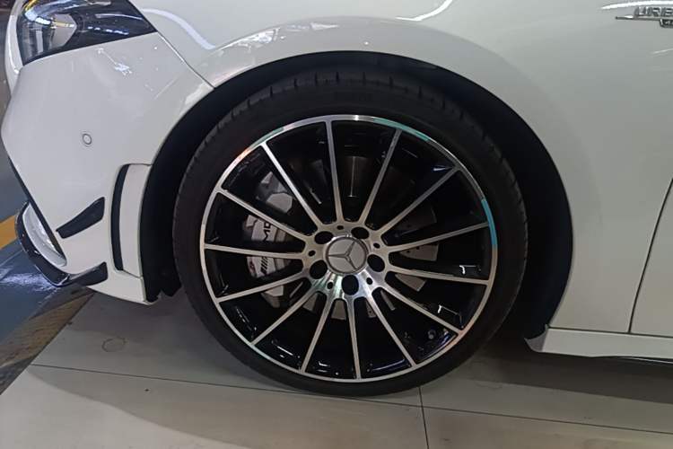 Used Mercedes-Benz A AMG 2023 AMG A 35 L 4MATIC Left Front Wheel Hub