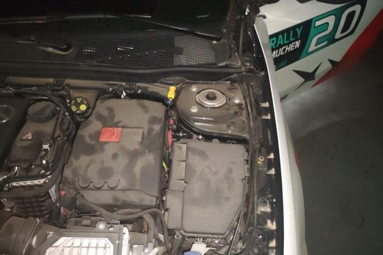 Used Mercedes-Benz A AMG 2024 Facelift AMG A 35 4MATIC Engine Bay Left