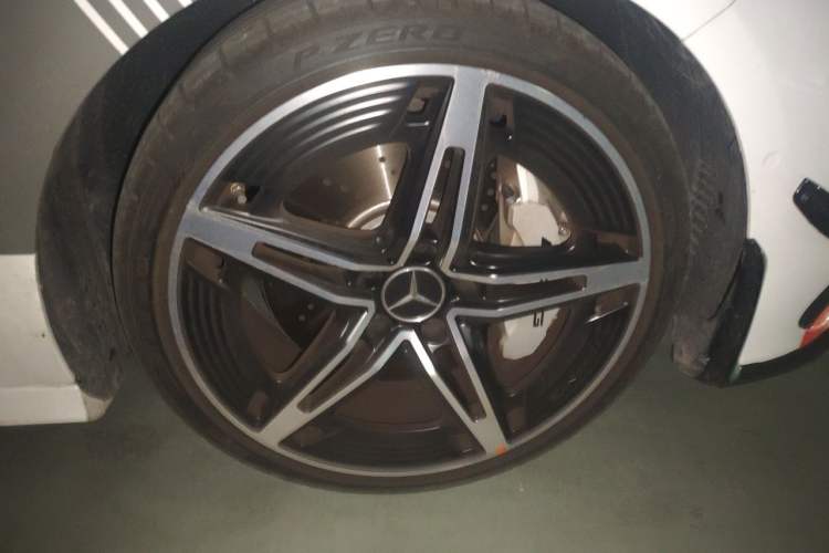 Used Mercedes-Benz A AMG 2024 Facelift AMG A 35 4MATIC Right Front Wheel Hub