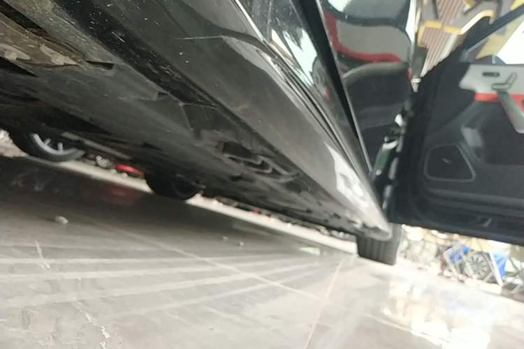 Used Mercedes-Benz A AMG 2024 Facelift AMG A 35 L 4MATIC Right Side Sill
