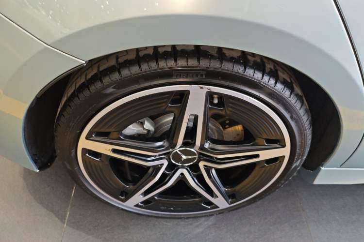 Used Mercedes-Benz A AMG 2024 Facelift AMG A 35 4MATIC Right Rear Wheel Hub
