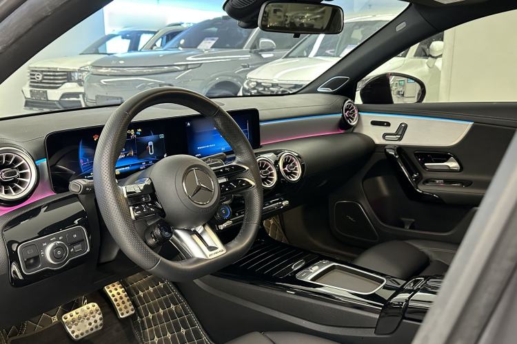 Used Mercedes-Benz A AMG 2024 Facelift AMG A 35 L 4MATIC Interior 9